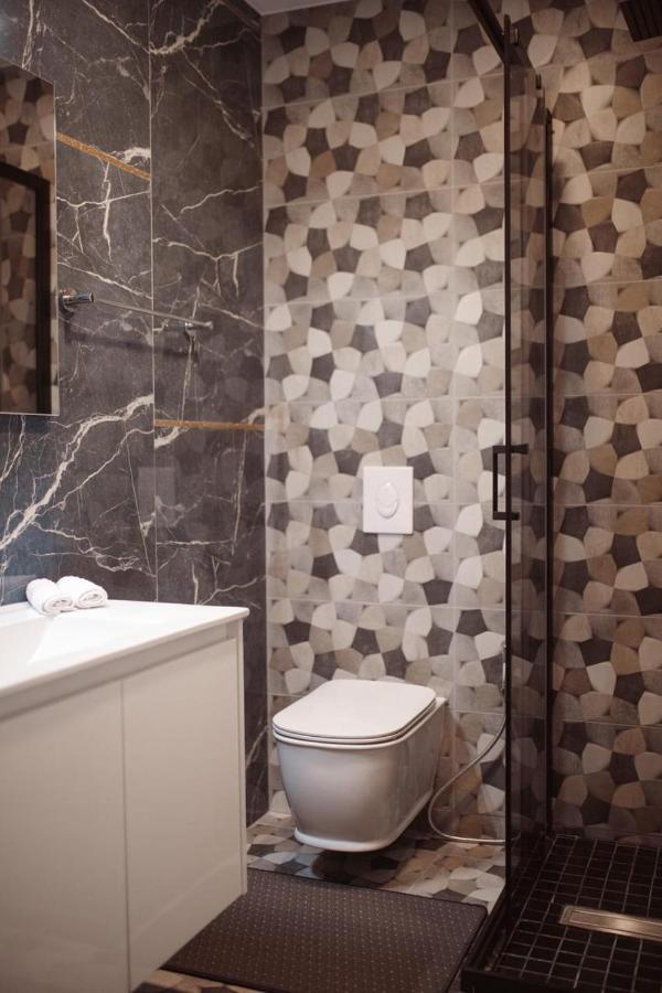 Hotel Chicago Shkoder Bagian luar foto