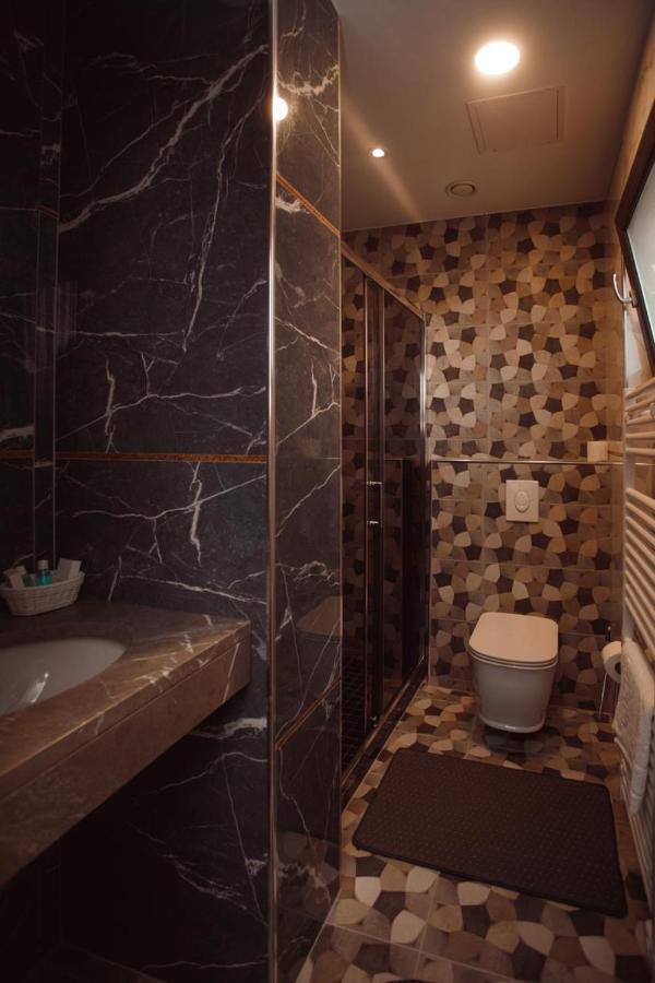 Hotel Chicago Shkoder Bagian luar foto