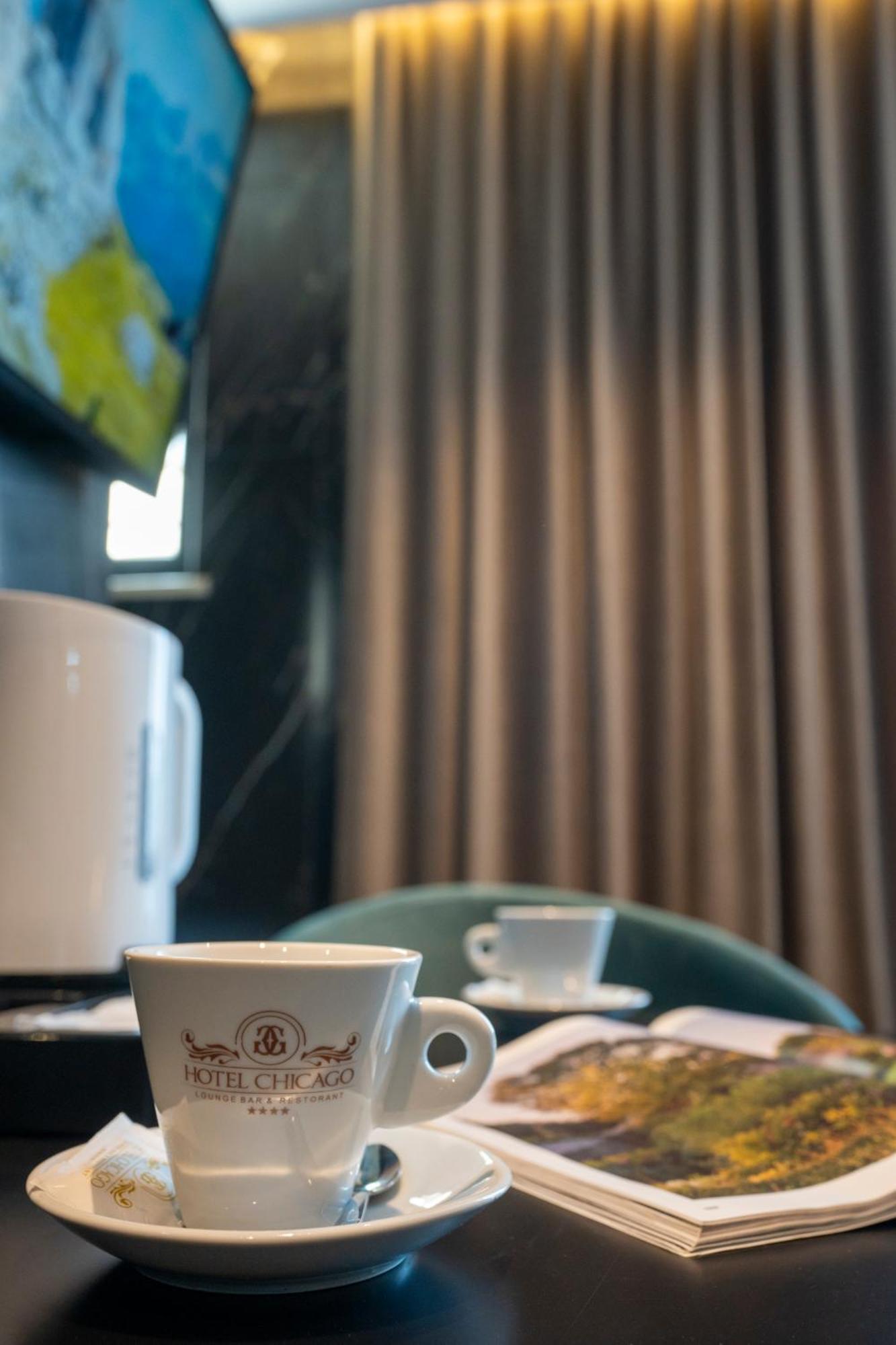 Hotel Chicago Shkoder Bagian luar foto