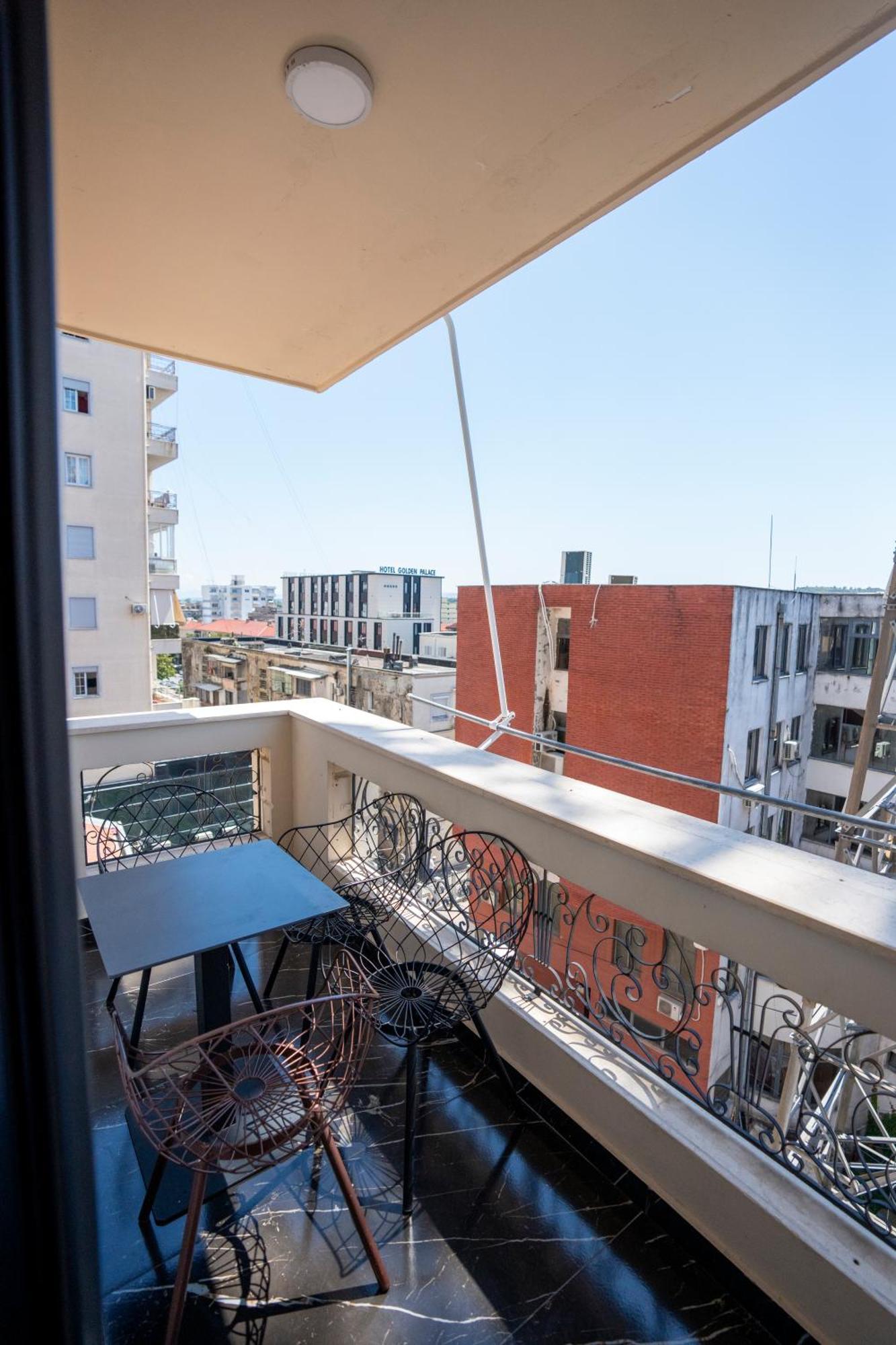 Hotel Chicago Shkoder Bagian luar foto